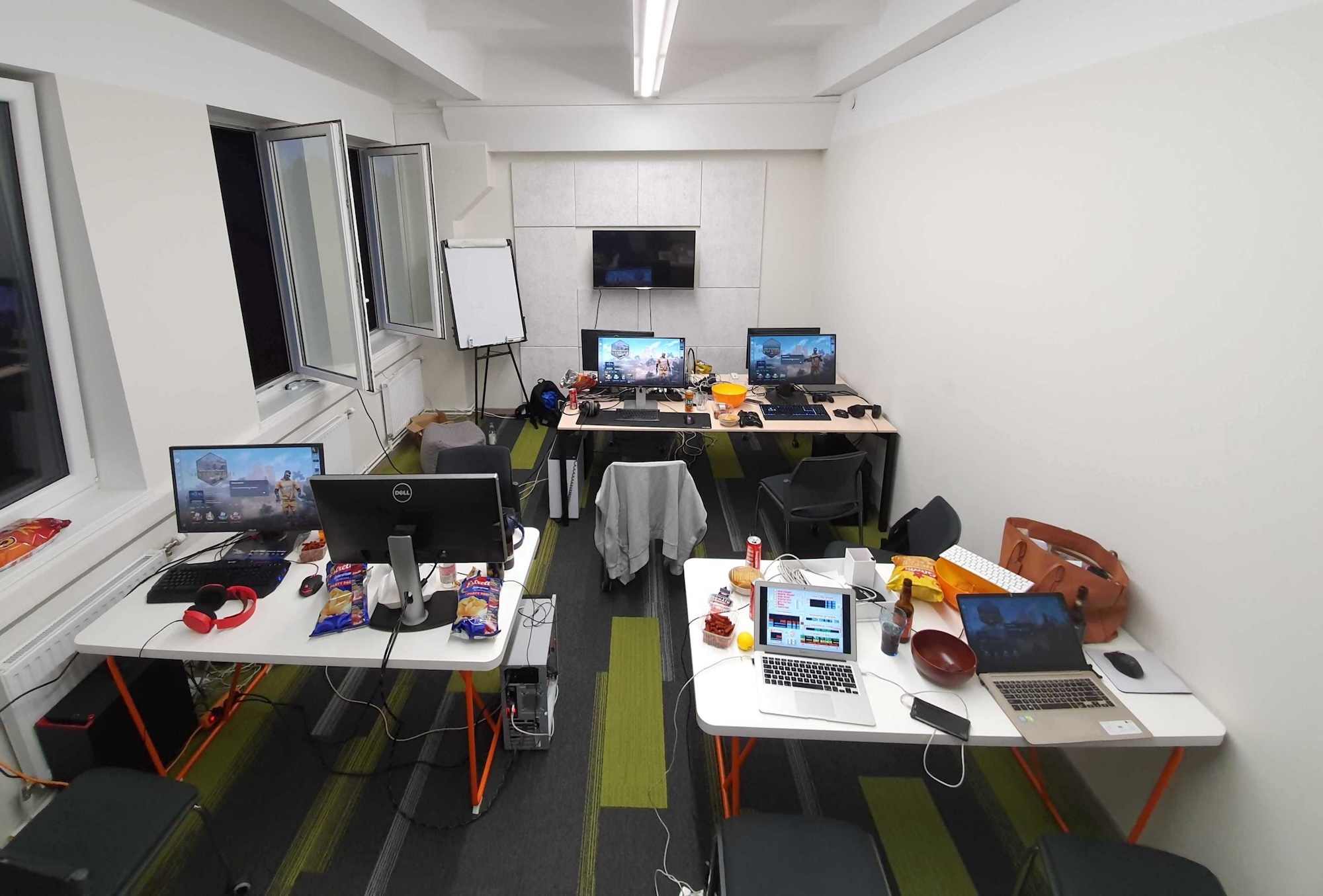 Gamenight 1 gaming room