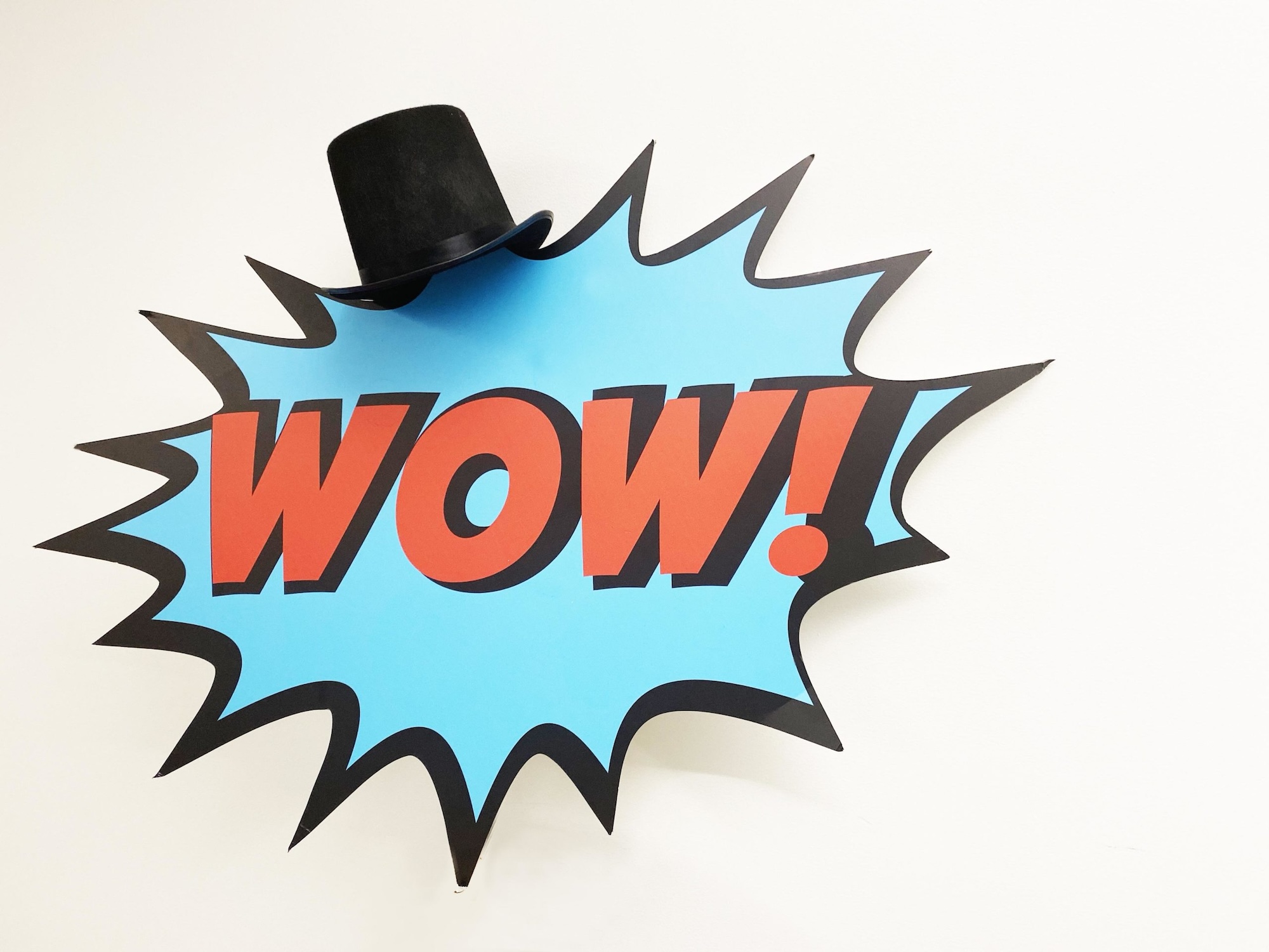 WOW-sign